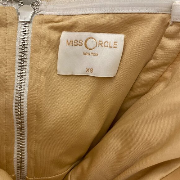 Miss Circle XS Sheer Lace Corset Dress With Detachable Sleeves - Picture 13 of 15